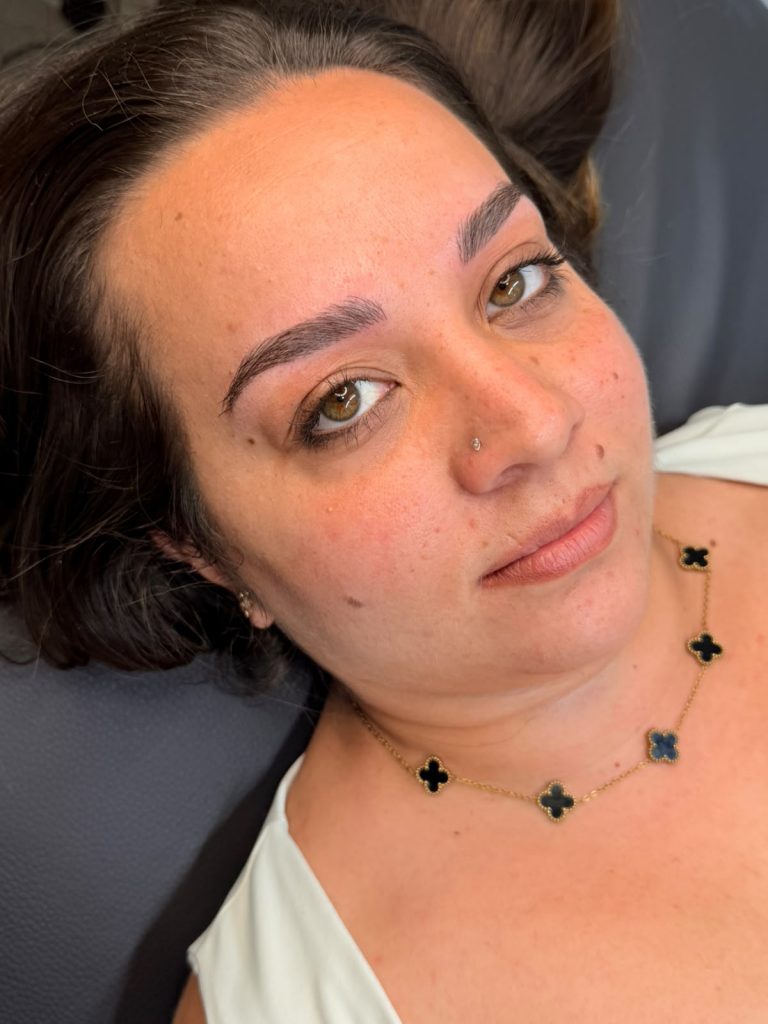 Trabajo de microblading realizado en Sadelva Valencia